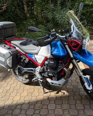 Moto Guzzi V85TT - come nuova