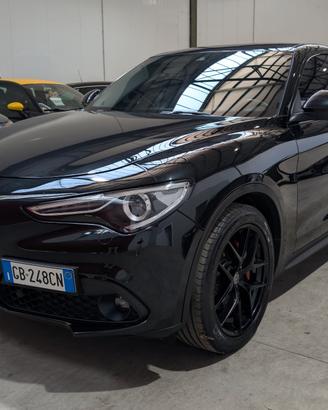 Alfa Romeo Stelvio 2.2 Turbodiesel 190 CV AT8 RWD 