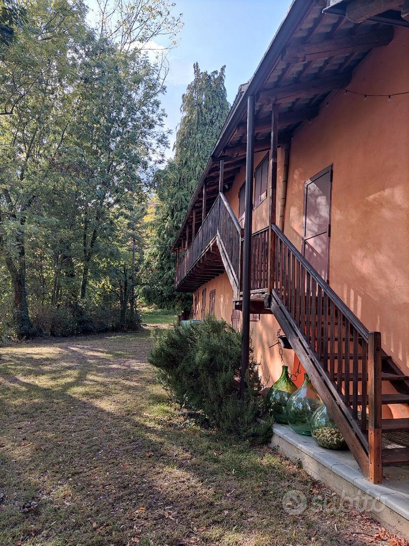 Rustico su 2 livelli con terreno boschivo - Vista 3