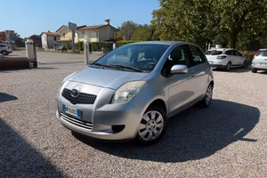 Toyota Yaris 1.0 3 porte Sol