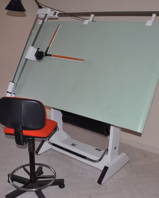 TECNIGRAFO   ZUCOR  SU  TAVOLO BIEFFE