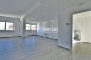 APPARTAMENTO PARI AL NUOVO CON DOPPI SERVIZI E GAR