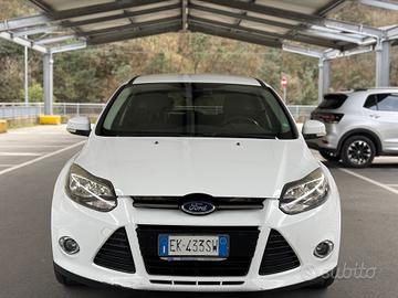 Ford Focus 2.0 TDCi 115 CV automatico - 2011 perfe