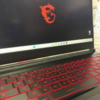 Computer Msi con custodia