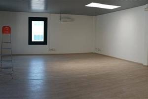 Immobile di 360 m² con 3 locali a Calenzano