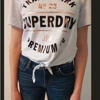 T-shirt Superdry, annodata in vita, nuova, XXS