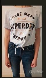 T-shirt Superdry, annodata in vita, nuova, XXS