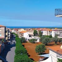 Ampio appartamento vista mare con ascensore
