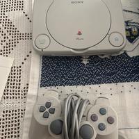 PS one con joystick e videogiochi separatamente