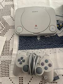 PS one con joystick e videogiochi separatamente