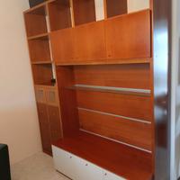 soggiorno in ciliegio legno.