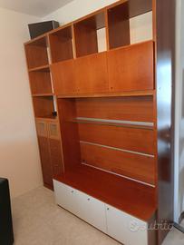 soggiorno in ciliegio legno.