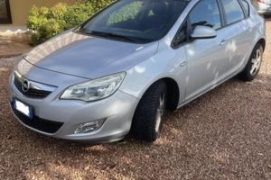 Opel astra j elective 2012