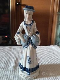 statuetta decorativa in ceramica o porcellana