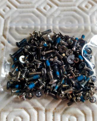 Minuteria per assemblaggio laptop 