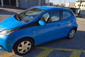 Toyota Aygo 1.0 x-play 5p TSS – 31.000 KM EURO 6B