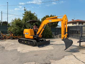 E89 Mini escavatore 40 q IHI 40 JX girosagoma