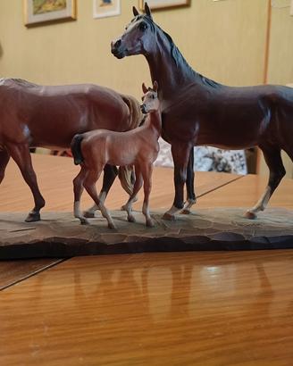 cavalli intagliati in legno