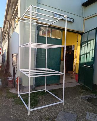 Scaffale robusto in metallo