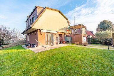 VILLA SINGOLA A ARESE