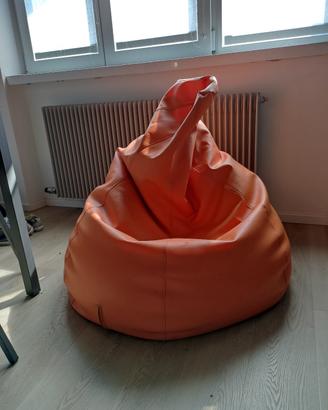 pouf in ecopelle arancione