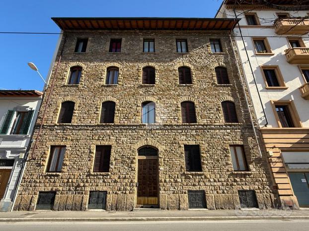 4 LOCALI A FIRENZE