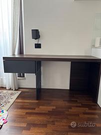 Scrivania Scriba di Molteni (Patricia Urquiola)