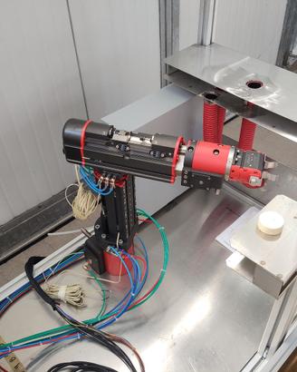 Robot didattico pneumatico 5 assi per studio e aut