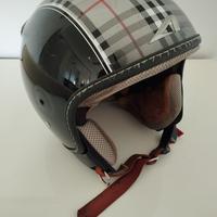 Casco nero scozzese di Astone KSR