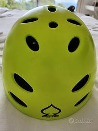 Pro tech Ace casco per sport acquatici e skatee