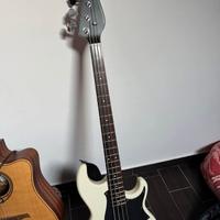 Basso Yamaha 234 con corde nuove, custodia morbida