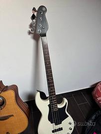 Basso Yamaha 234 con corde nuove, custodia morbida