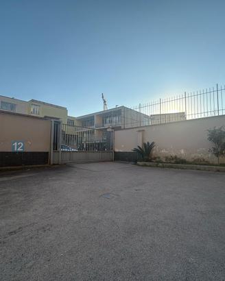 Garage posti auto 72mq  zona centrale