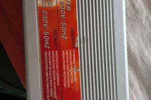 Inverter 12V a 230  V / 50 HZ