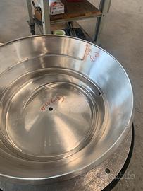 Tecnico costruzioni di selettori per coppe