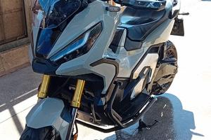 Honda X-adv 750