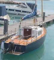 Barca a vela con motore ausiliario