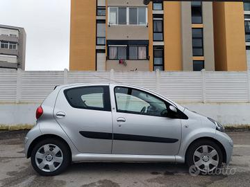 Aygo Griffe Aut. Disp. Disabili