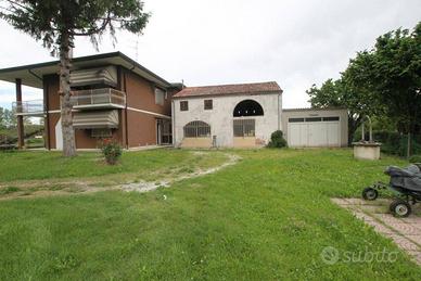 NOVENTA PADOVANA più unità abitative e lotto edifi