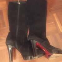 Stivali Cesare Paciotti in camoscio nero.40