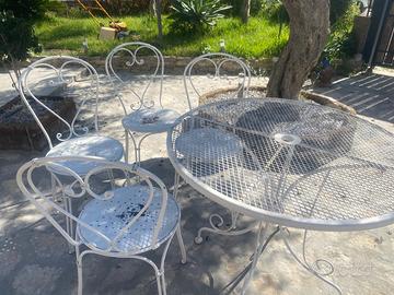 Tavolo e 4 sedie in ferro battuto