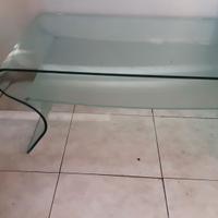 tavolo in vetro da salotto con porta riviste