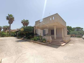 Villa su due elevazioni