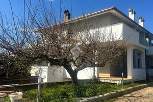 PORZIONE DI QUADRIFAMILIARE A LADISPOLI