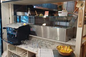 pizzeria con cucina