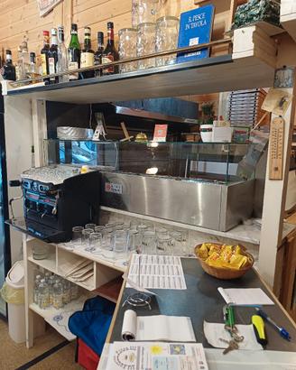 pizzeria con cucina