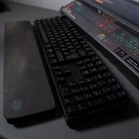 Cooler Master Masterkeys PRO L RGB + poggia-polsi