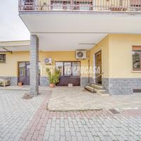 SAMARATE - CASA INDIPENDENTE CON CAPANNONE