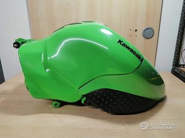 Serbatoio kawasaki ninja zx6r 2005 2006
