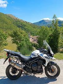 Triumph Tiger 1200 XCA 2018 con tris valigie